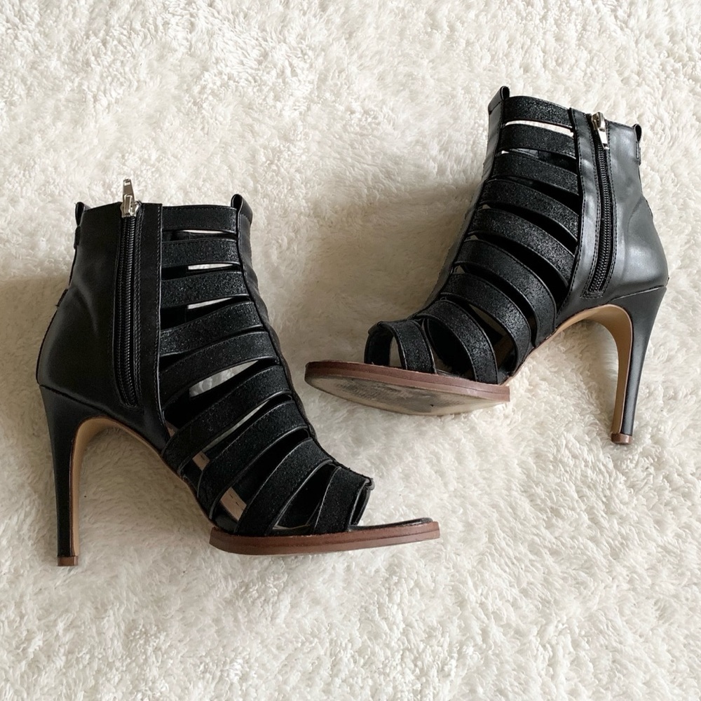 Dolce Vita Open Toe Zip-up Heel - Picture 4 of 5